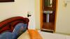 Hostal Holiday Fashion Inn