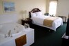 Motel Honeysuckle Inn & Conference Center