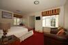 Hostal Riverside Cottage Guesthouse