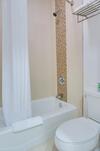 Hotel Eden Roc Inn & Suites